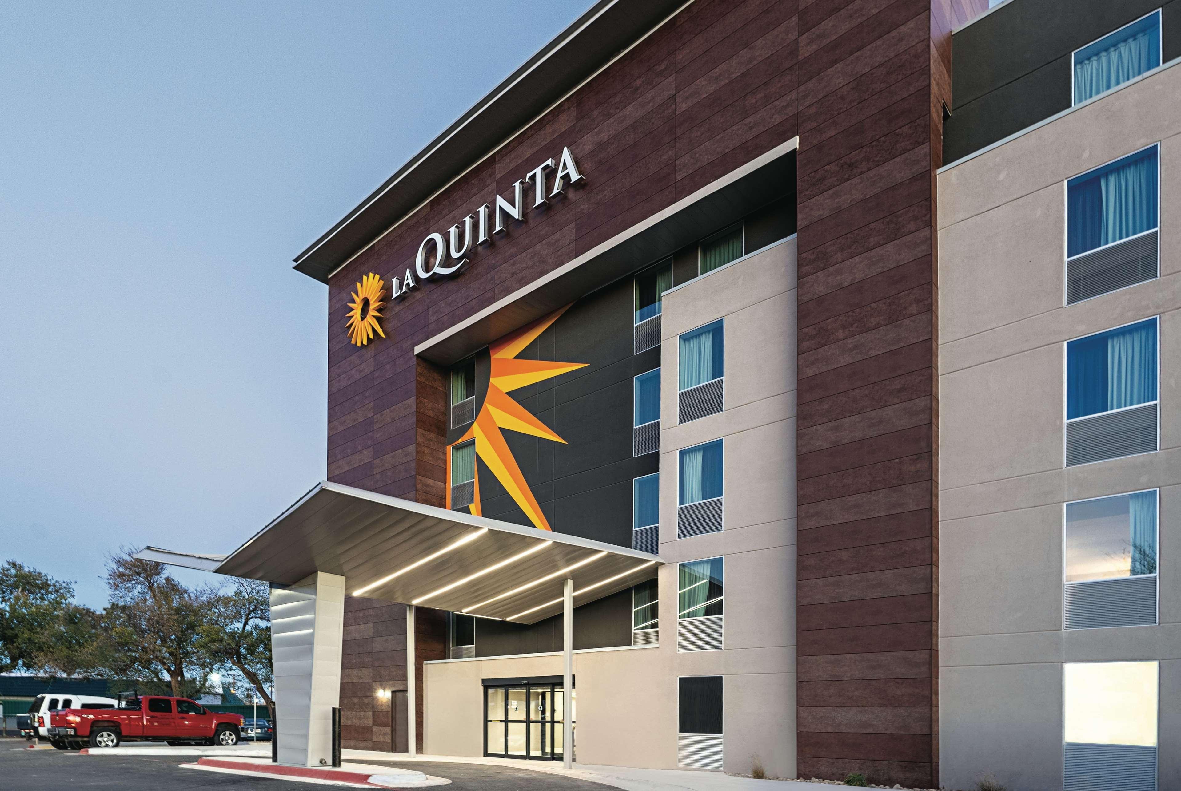 La Quinta By Wyndham Lubbock West Medical Center Hotel Exterior foto
